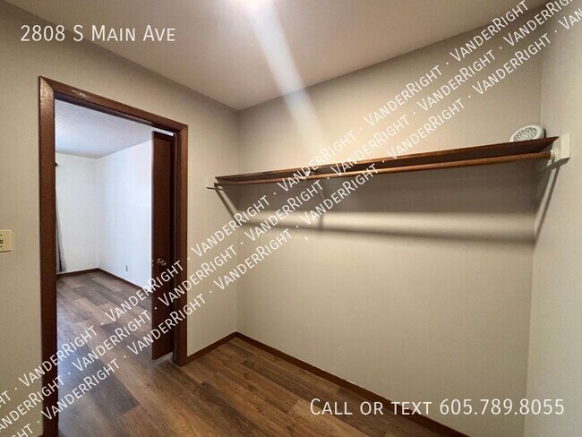 Building Photo - 2808 S Main Ave