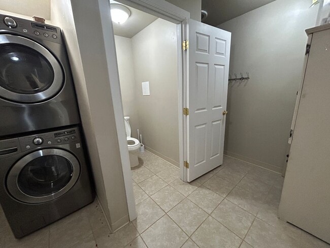 Building Photo - CHRISTMAS SPECIAL!! RURAL Single family home!