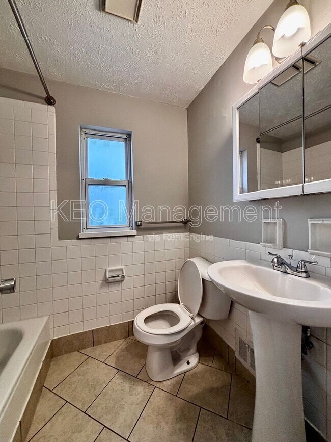 Building Photo - 1059 Wilmington Ave