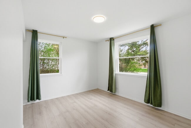 Building Photo - 2506 Rusty Dr