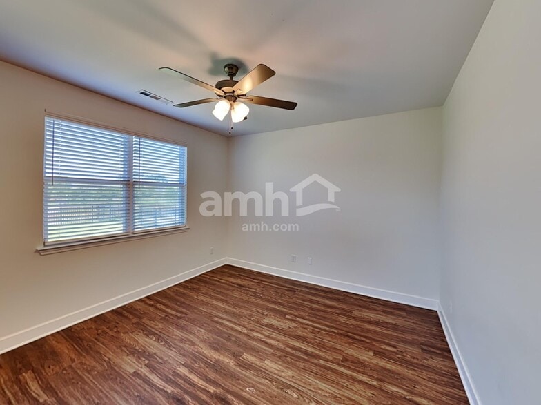 Building Photo - 404 Bluewater Dr