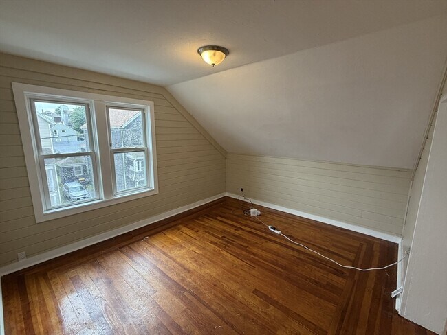 Building Photo - 220 Osborn St