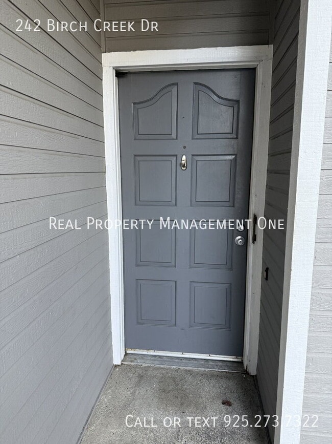 Building Photo - 242 Birch Creek Dr