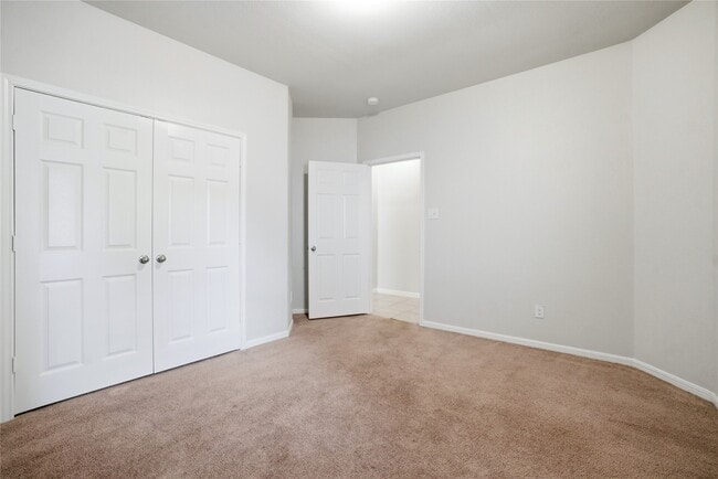 Building Photo - 116 Camelot Pl Ct