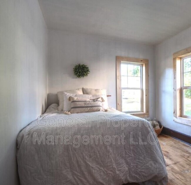 Building Photo - Charming 4 Bedroom, 1 Bathroom Home For Rent