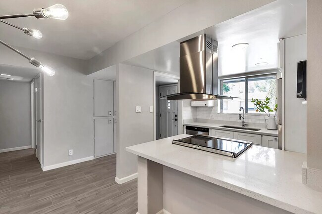 Building Photo - 4701 N 68th St