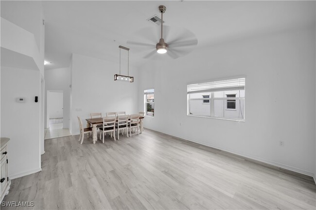 Building Photo - 365 Stella Maris Dr N