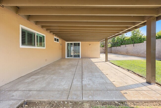 Building Photo - Gorgeous North Upland Home for Lease
