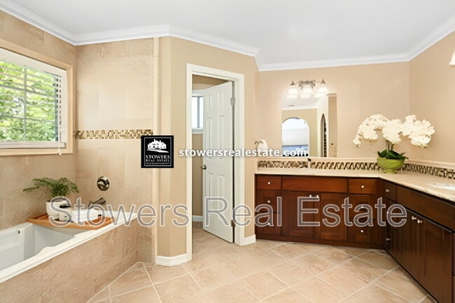 Building Photo - 441 Coventry Pl