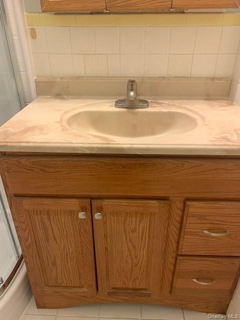 Building Photo - 8 Concord Dr