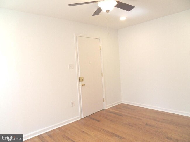 Building Photo - 160 Cotton St