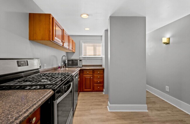 Building Photo - 2701-2703 Oakley Way (Full Service)