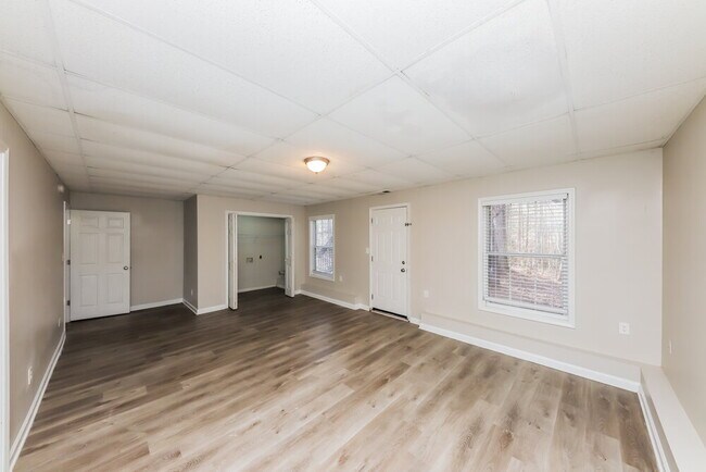 Building Photo - 2740 Owens Dr