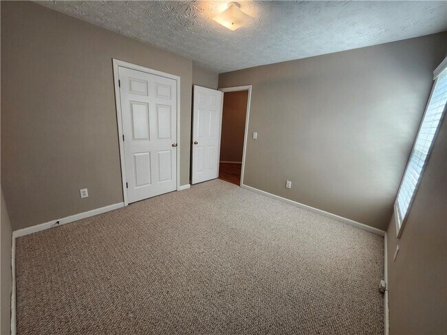 Building Photo - 1052 Ludwick Way