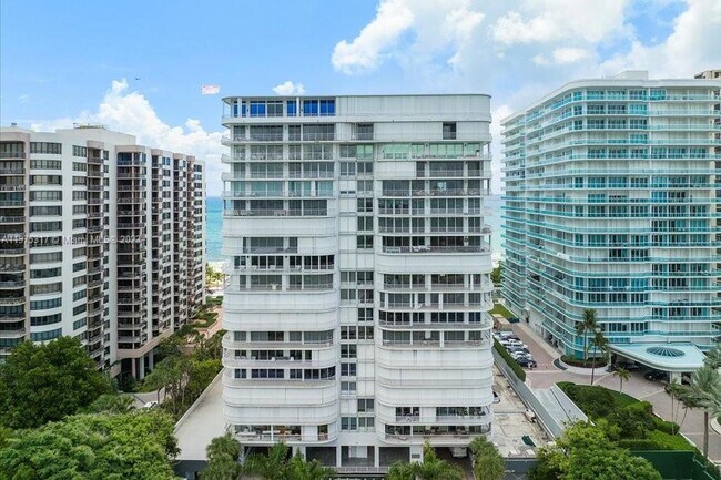 Building Photo - 10155 Collins Ave