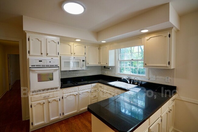 Building Photo - 5345 Green Valley Ct