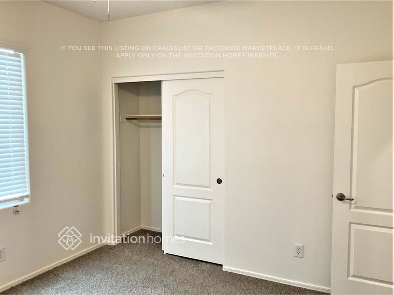 Building Photo - 2297 E Redwood Ct