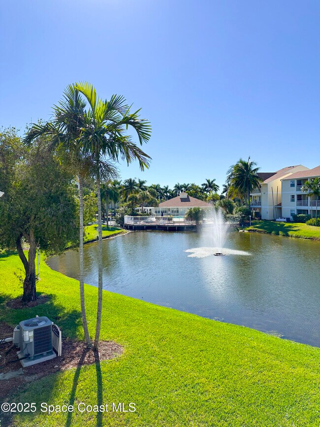 Building Photo - 1900 Brittany Dr