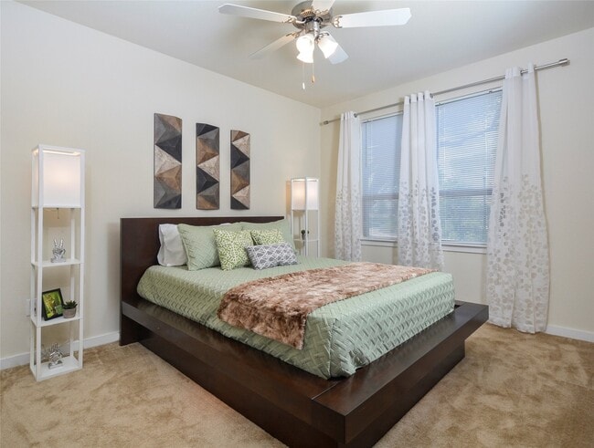 Building Photo - 10148 Culebra Rd