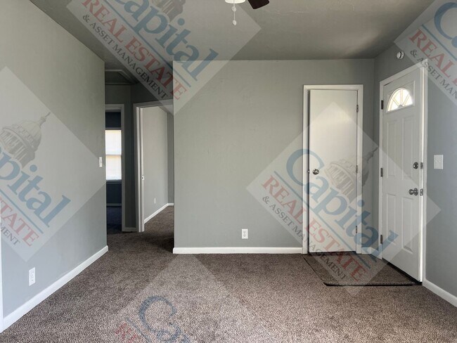 Building Photo - Cozy 2 Bedroom