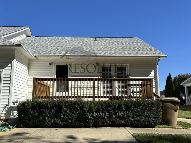Building Photo - 107 E Moss Creek Dr