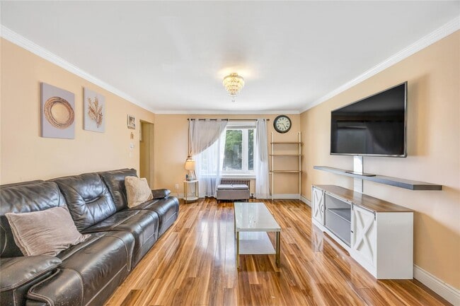Building Photo - 933 Fenworth Blvd