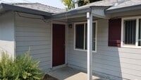 Building Photo - 2 BEDROOM DUPLEX-across the street from UC Davis