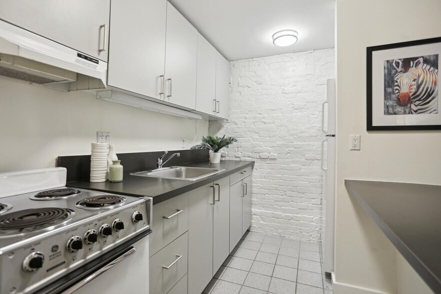 Building Photo - 1708 Johnson Ave NW
