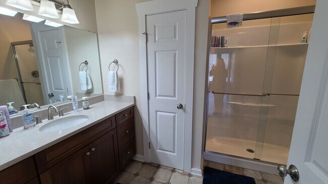 Building Photo - DON'T MISS THIS ADORABLE TWO BEDROOM CLOSE...