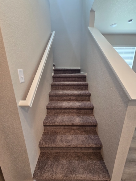 Building Photo - 4832 River Roads Dr