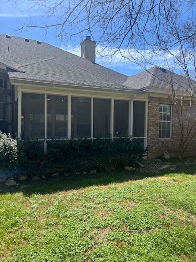 Building Photo - 3 Bedroom 3 Bathroom Berry Creek Home