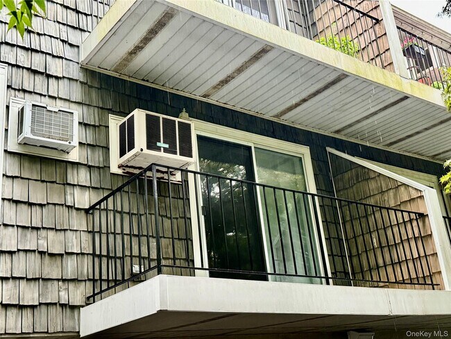 Building Photo - 130 N Kensico Ave