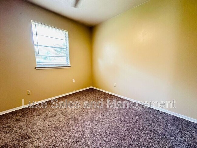 Building Photo - 4313 Epperly Dr