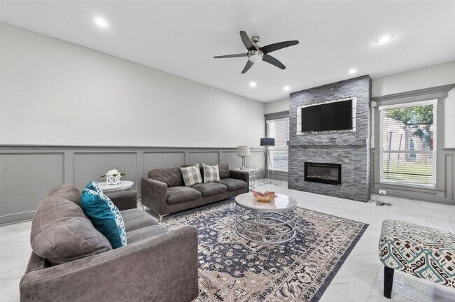 Building Photo - 11280 Braes Forest Dr