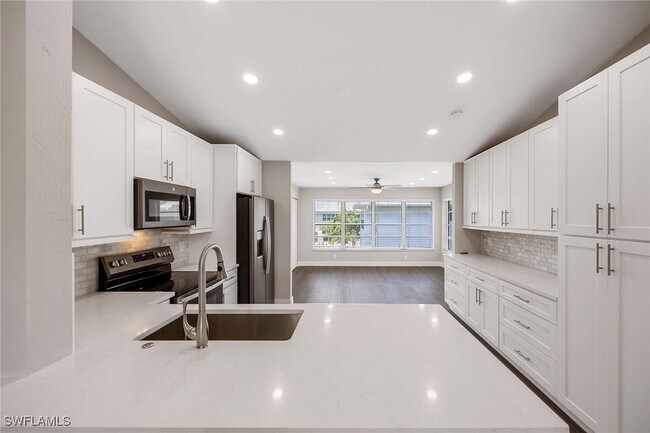 Building Photo - 707 Neapolitan Way