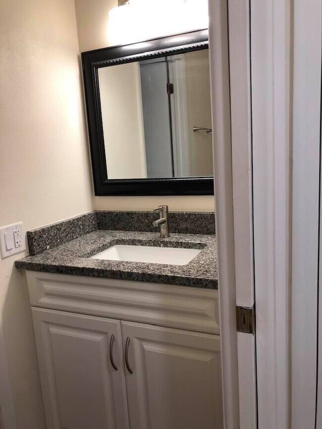 Building Photo - 2809 SE 17th St