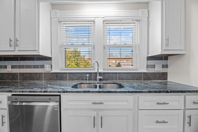 Building Photo - 1220 National Ave