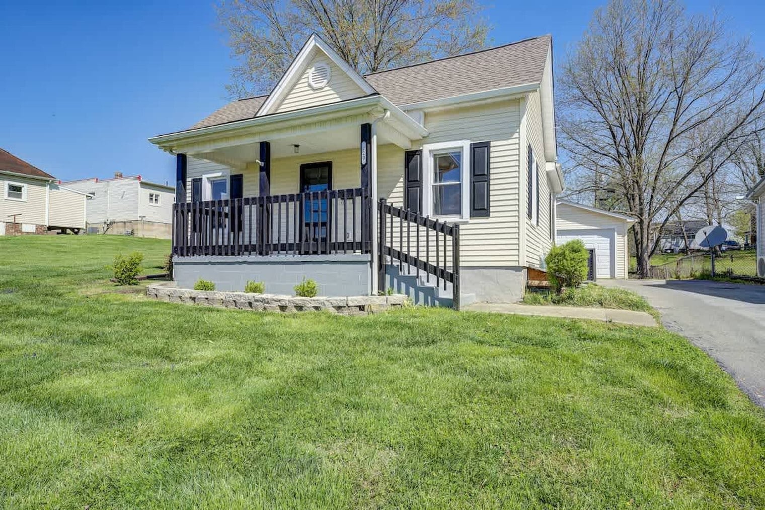 Building Photo - 220 Highland Ave