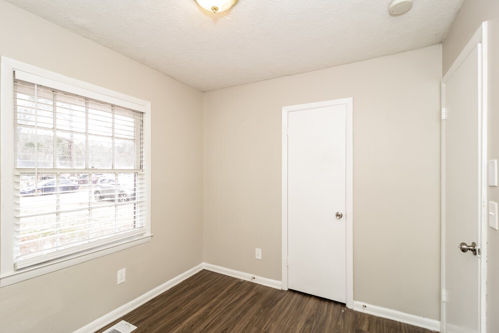 Building Photo - 479 Clara Dr