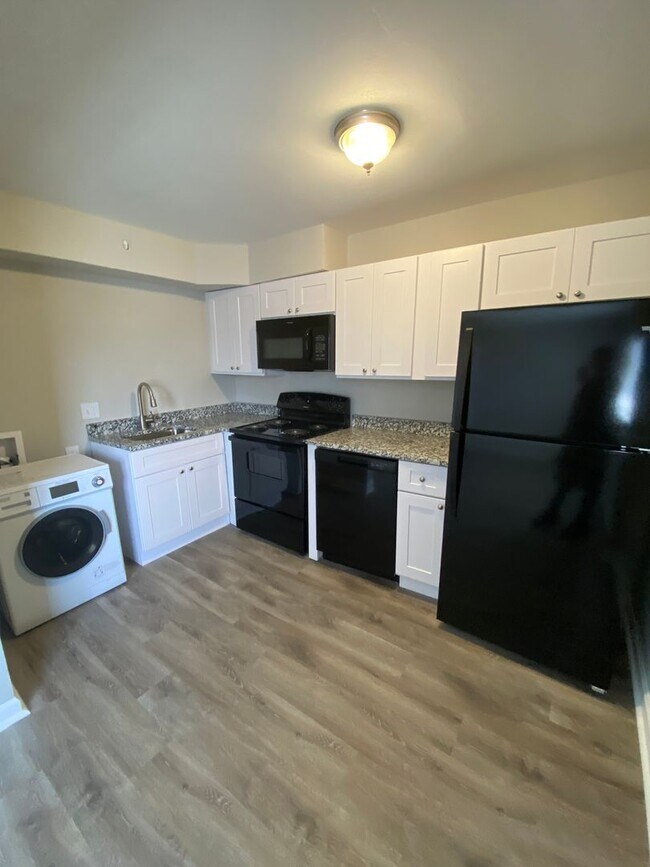 Building Photo - Spring Sale! Newly Renovated All Electric ...
