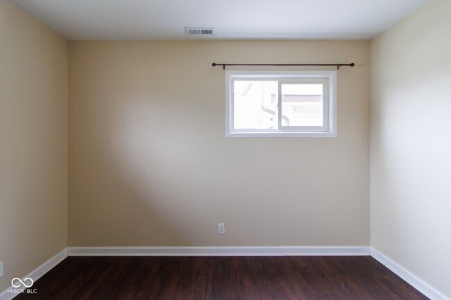 Building Photo - 4929 Katherine Dr