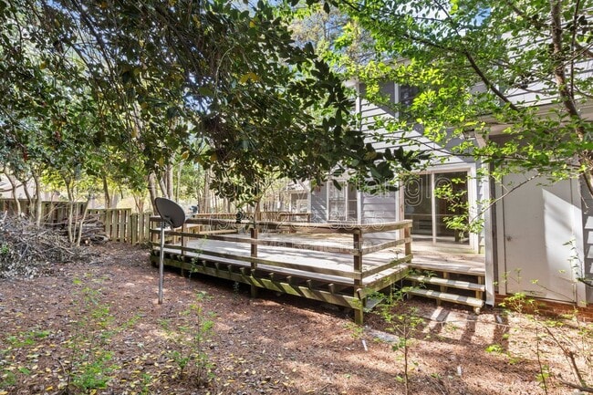 Building Photo - 1619 Budwood Dr