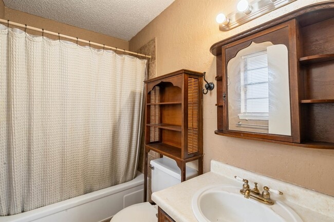 Building Photo - 334 Inspiration Way