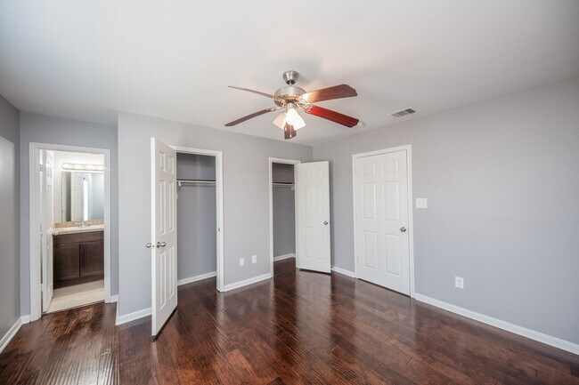 Building Photo - 1631 Dove Run