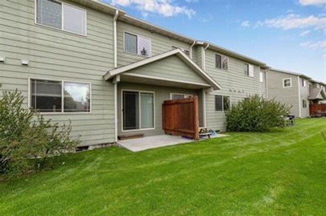 Building Photo - 3 bedroom 2.5 bath townhouse in Bozeman