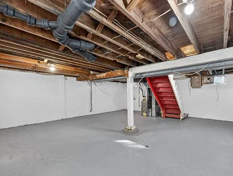 Building Photo - 6166 Emerald Ave