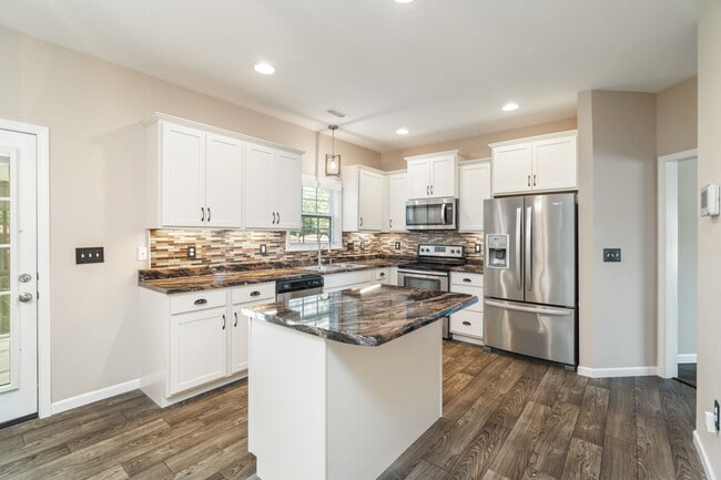 Building Photo - 7713 Budding Vine Ln