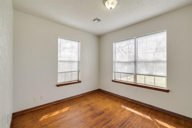 Building Photo - 1133 Stubbeman Ave