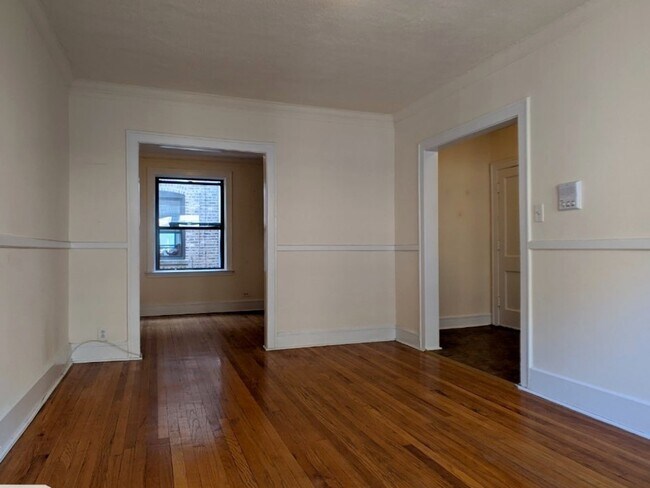 Building Photo - 2332 N Spaulding Ave