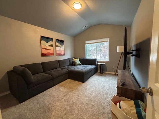 Building Photo - Available Mid-August | Bend | River Canyon Estates